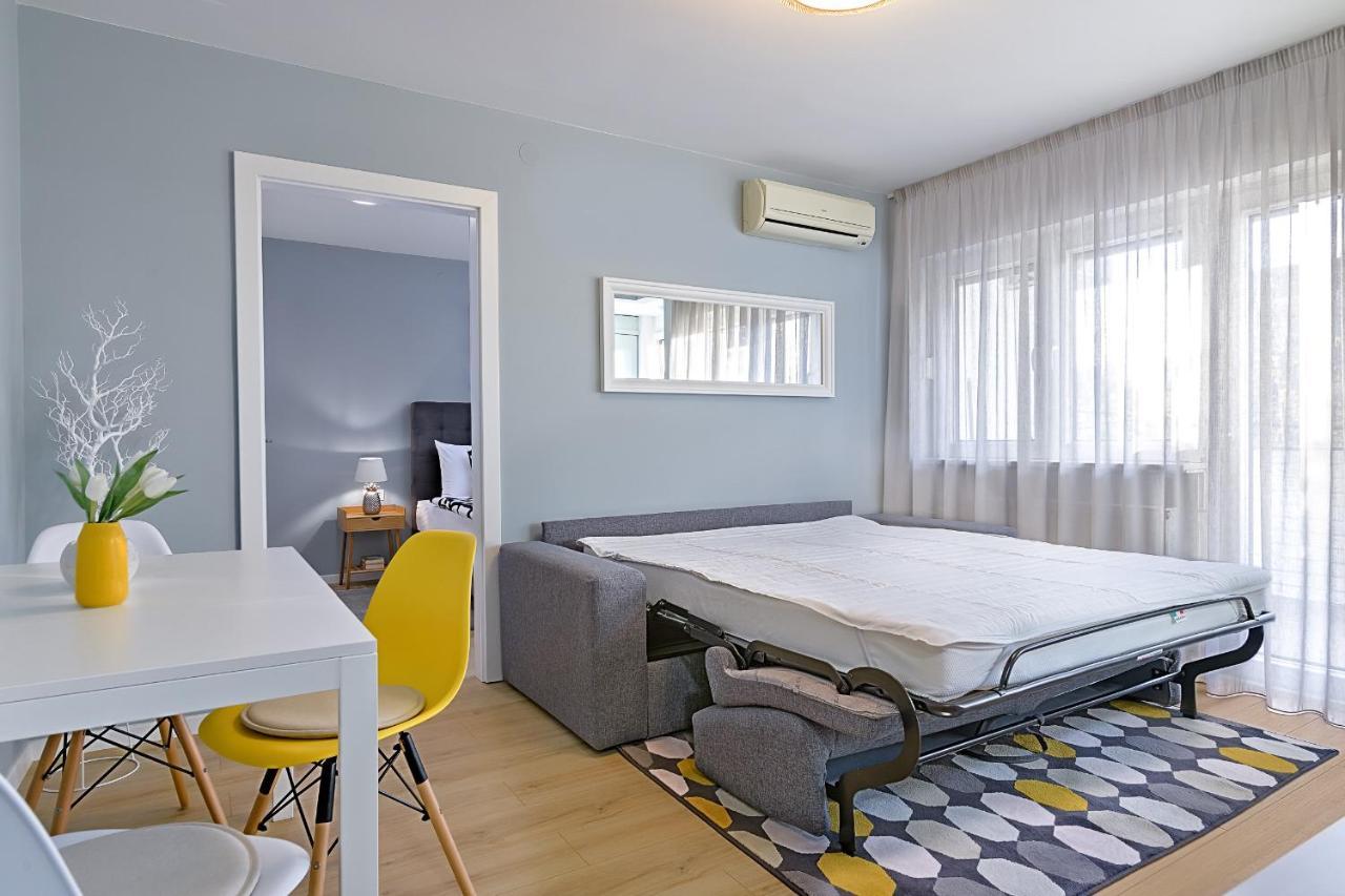 Aurelia's Charming Place With Garage Parking