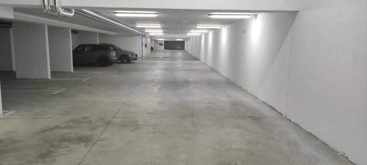 Aurelia's Charming Place With Garage Parking
